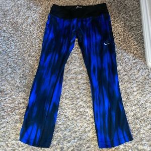 Cropped Nike Leggings